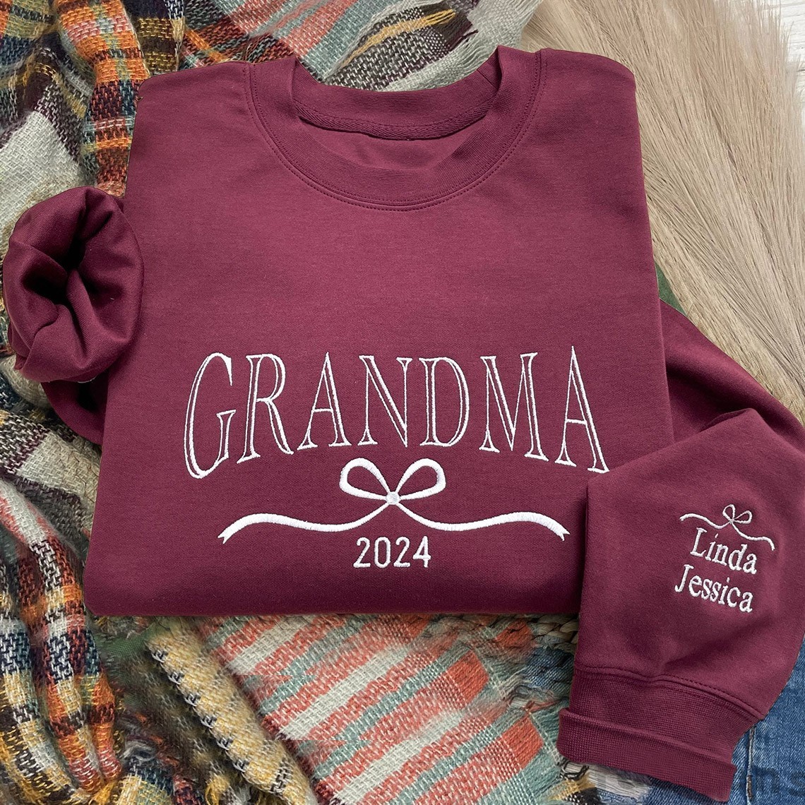 Custom Grandma Embroidered Sweatshirt With Kids Names and Bow on Sleeve Birthday Gifts for Grandma Mum Unique Mother's Day Gift