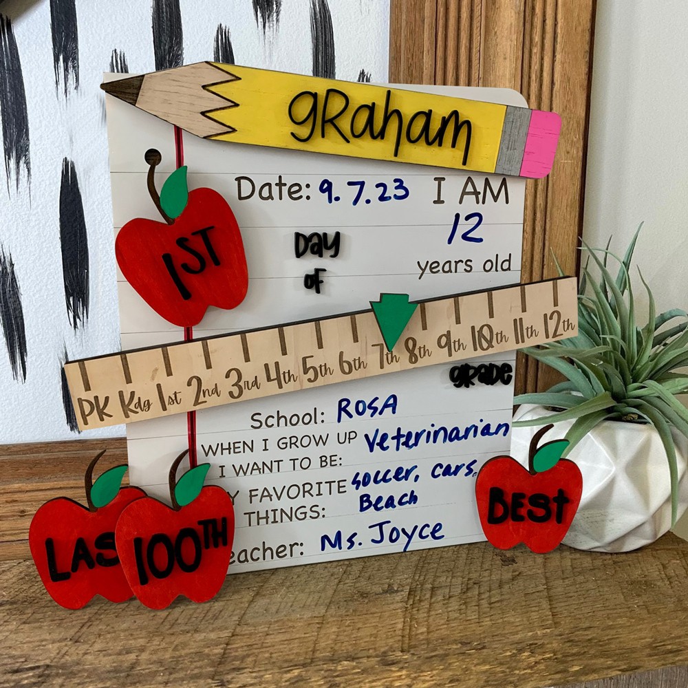 Personalised Interchangeable Back to School Sign First/100th/Last Day of School Photo Prop Wooden Sign Gifts for Kids