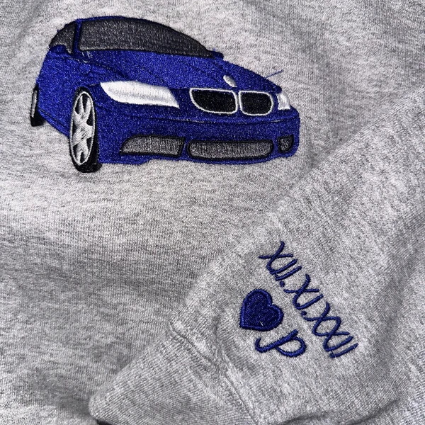 Personalisierter bestickter Auto-Kapuzenpullover für den Freund – Jubiläumsgeschenk für ihn, Weihnachtsgeschenk für Autoliebhaber