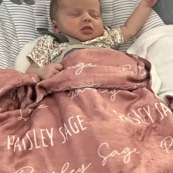 Personalisierte Babydecke mit Namen, individuelle Decke für Neugeborene, Geschenk zur Babyparty, Weihnachtsgeschenk