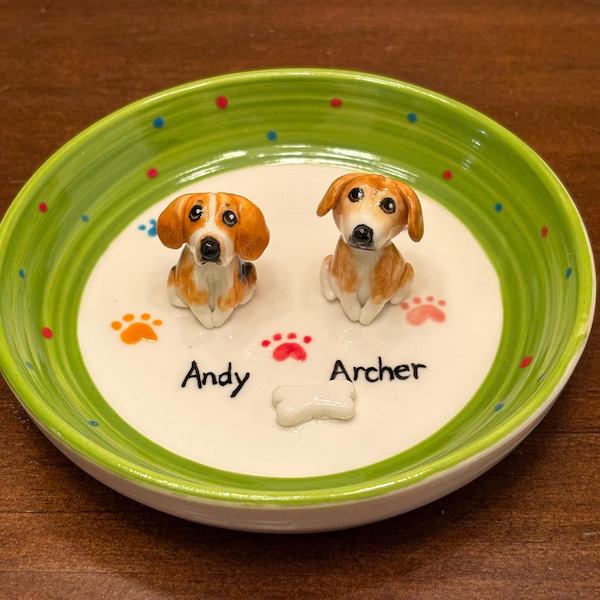 Individuell handgefertigte Schmuckschale mit Tierfigur und Namen – Geschenk für Hundebesitzer – Erinnerungsgeschenk für Haustiere – Weihnachtsgeschenk