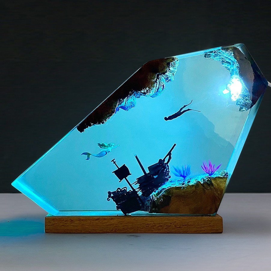 Meerjungfrau Unterwasser-Schiffswrack-Harz-Holzlampe, Nachtlicht, kleine Meerjungfrau und Taucher, einzigartiges Geschenk für sie, Geburtstagsgeschenkidee