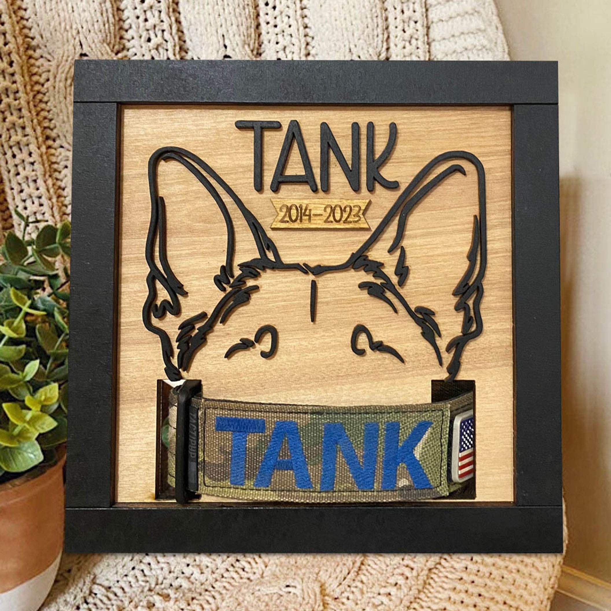 Individuell gestaltete Gedenkhalsbänder mit Hundeohrkontur – Geschenkideen für Tierliebhaber