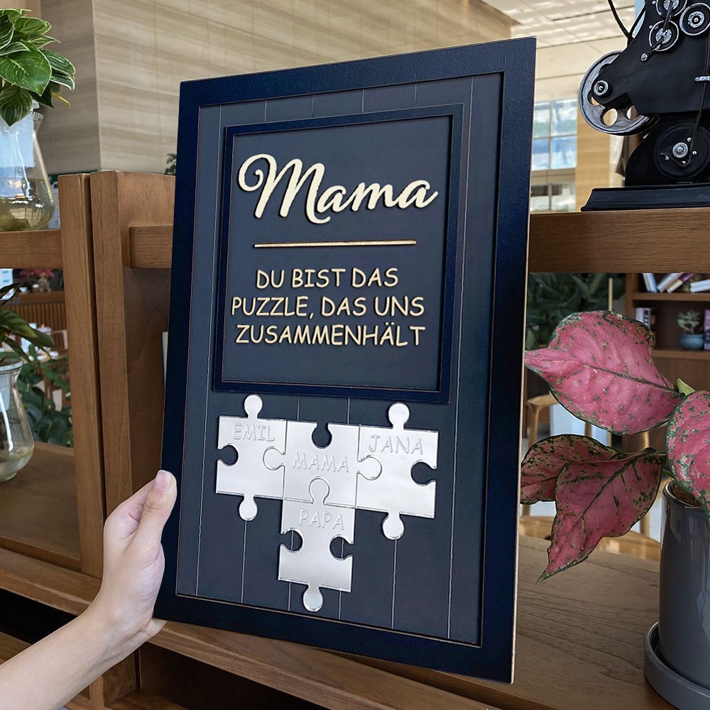 Personalisiertes Schild „Mama, Du bist das Teil, das uns zusammenhält“ aus Holz mit Puzzleteilen, individuelles Namensgeschenk für Mama, Oma, einzigartige Geschenkideen zum Muttertag