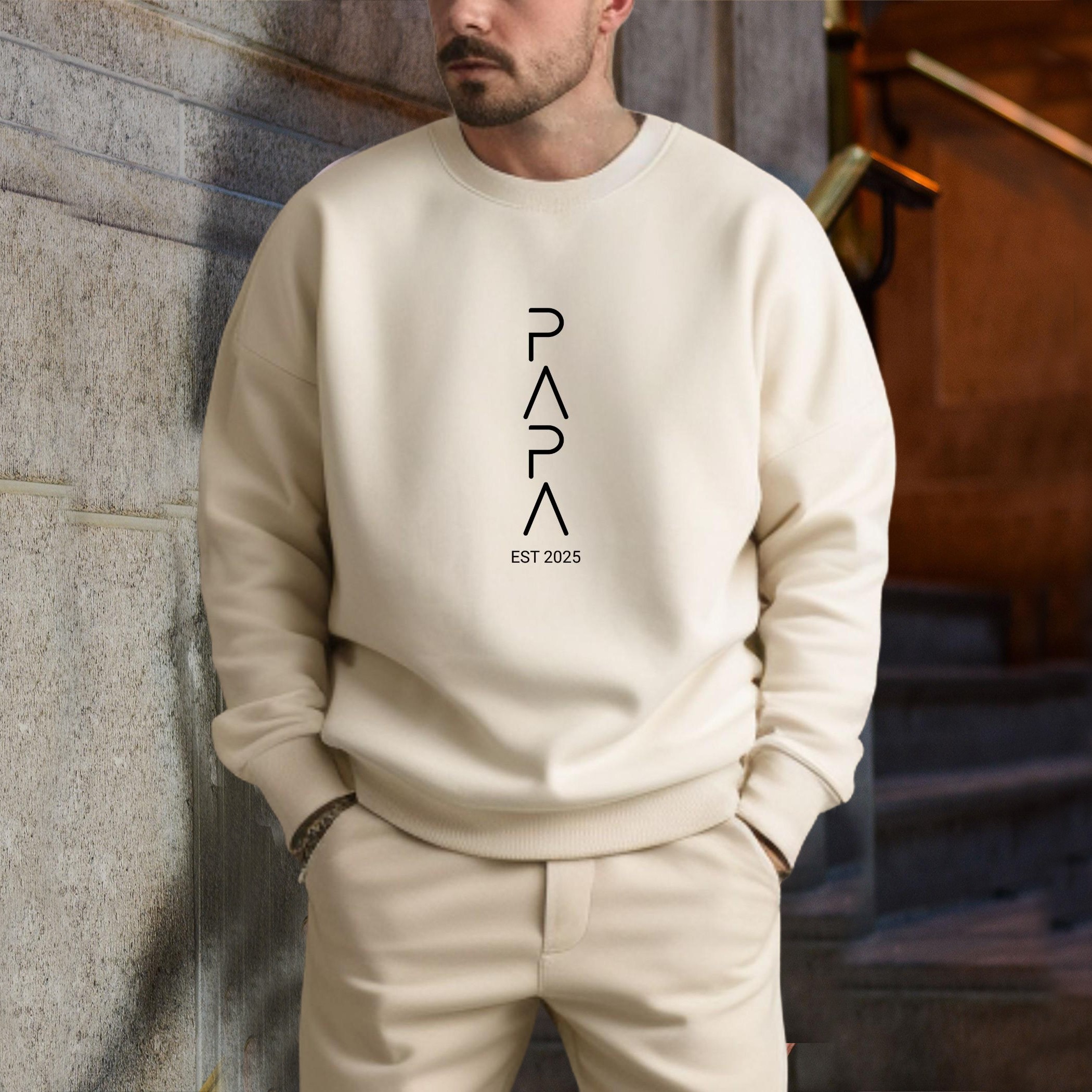 Papa Sweatshirt personalisiert mit Namen, Vater T-Shirt Geschenk, Werdender Papa Ankündigung T-Shirt, Vatertag Hoodie, Cooles Papa Shirt, Bester Papa