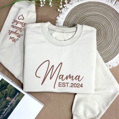 Personalisiertes, besticktes Sweatshirt mit Kapuze für Mama mit Namen – Einzigartiges Geschenk für die Mutter, Geschenkidee zu Weihnachten