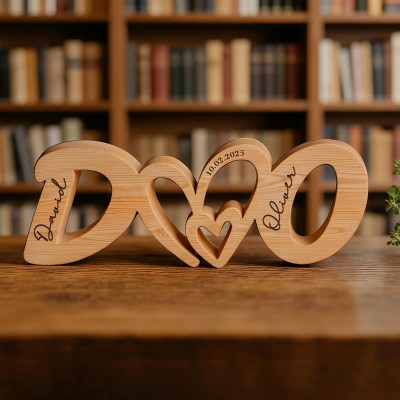 Personalisiertes Holzherz mit Initialen und Namen – Individuelles Geschenk für Paare, Jubiläumsgeschenk, Valentinstagsgeschenk