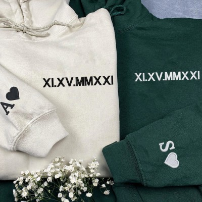 Individuell besticktes Kapuzenpullover mit römischen Ziffern, Geschenke für Paare, Jahrestagsgeschenkideen