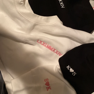 Personalisierter Paar-Sweatshirt-Hoodie mit bestickten römischen Ziffern und besonderen Geschenken zum Jahrestag