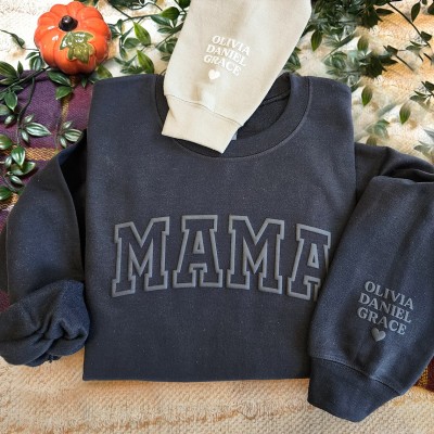 Personalisiertes Mama-Sweatshirt mit den Namen der Kinder auf dem Ärmel – Geburtstagsgeschenk für die Mutter, Geschenk für frischgebackene Mütter, einzigartige Muttertagsgeschenke
