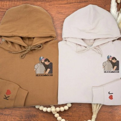 Personalisierte Partner-Hoodies mit gesticktem Porträt und römischen Ziffern – Einzigartige Geschenke zum Jahrestag oder Valentinstag.