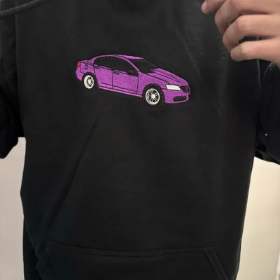 Personalisierter Hoodie mit besticktem Autofoto für Ihn – Einzigartige Geschenke für Freund oder Ehemann – Weihnachtsgeschenk für Autoliebhaber