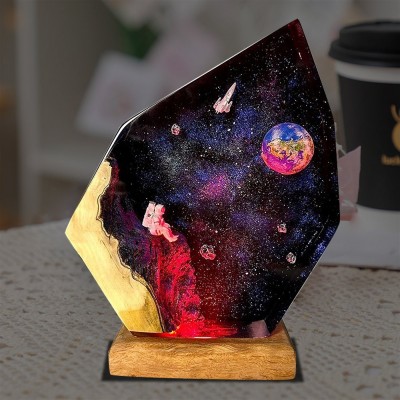 Astronauten-Harz-Holz-Kunstlampe, interstellares Nachtlicht, Harz-Holzlampe, Geburtstagsgeschenk, Paar-Geschenk, Nachttisch-Geschenk für Freund, einzigartiges Geschenk für andere
