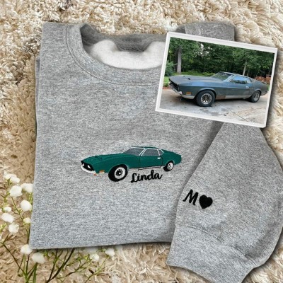 Personalisierter bestickter Auto-Kapuzenpullover für den Freund – Jubiläumsgeschenk für ihn, Weihnachtsgeschenk für Autoliebhaber