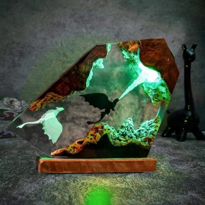 Handgefertigte "Fliegender Drache" Lampe aus Epoxidharz und Holz – Einzigartiges Geschenk für Paare & Weihnachtsgeschenkidee.