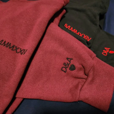 Benutzerdefinierte römische Ziffer bestickt Sweatshirt Hoodie Paar Jahrestagsgeschenk