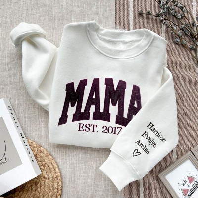 Besticktes Glitzer Mama Sweatshirt mit Kindernamen, Comfort Colors Mama Shirt, Mama Hoodie, Vintage Mama T-Shirt, Einzigartige Muttertagsgeschenkideen