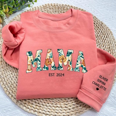 Personalisiertes Mama-Sweatshirt mit Kindernamen auf dem Ärmel, individueller Hoodie für Mama, einzigartiges Geburtstagsgeschenk für neue Mama, Muttertagsgeschenkideen