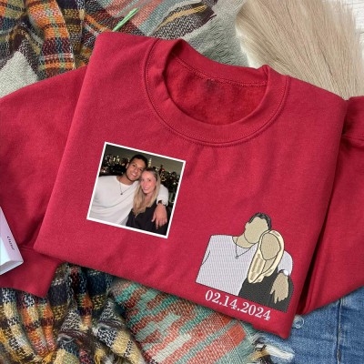 Benutzerdefiniertes Paar besticktes Porträt-Sweatshirt mit römischen Ziffern, Jubiläumsgeschenke, Valentinstagsgeschenke für Sie