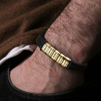 Personalisiertes Lederarmband mit Perlen für Männer mit den Namen Ihrer Kinder. Einzigartige Geschenkideen zum Vatertag.