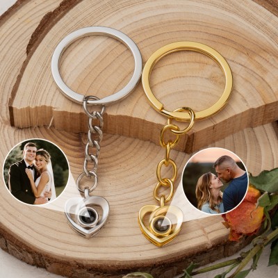 Personalisierter herzförmiger Gedenk-Fotoprojektions-Schlüsselanhänger mit Bild im Inneren, einzigartige Geschenke zum Hochzeitstag für die Frau
