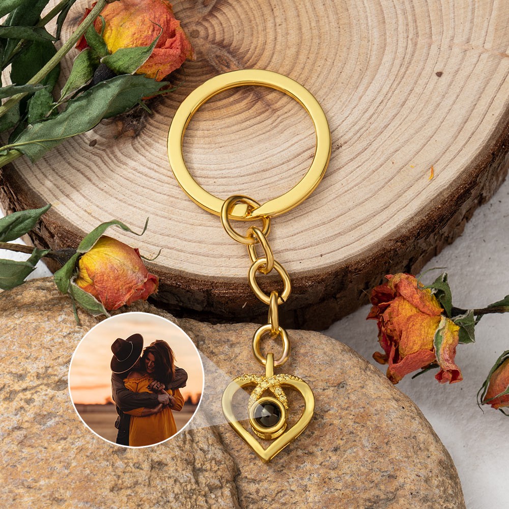 Llavero personalizado con proyección de fotografía conmemorativa con imagen en su interior. Regalos de San Valentín para tu alma gemela. Regalo de pareja único para novia.