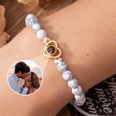Pulsera personalizada con cuentas de fotoproyección en forma de corazón con imagen en su interior. Regalos únicos para parejas y novia. Ideas de regalos de cumpleaños para ella