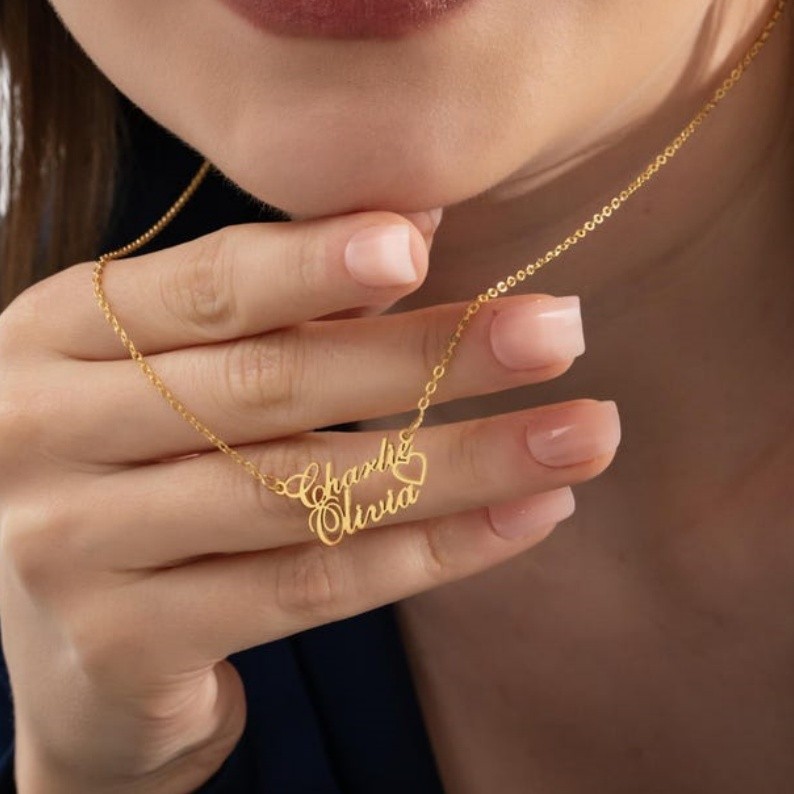 Collier Personnalisé avec Plusieurs Prénoms Collier d'été Bijoux Personnalisés Cadeau de Saint-Valentin Personnalisé Spécialement pour Elle