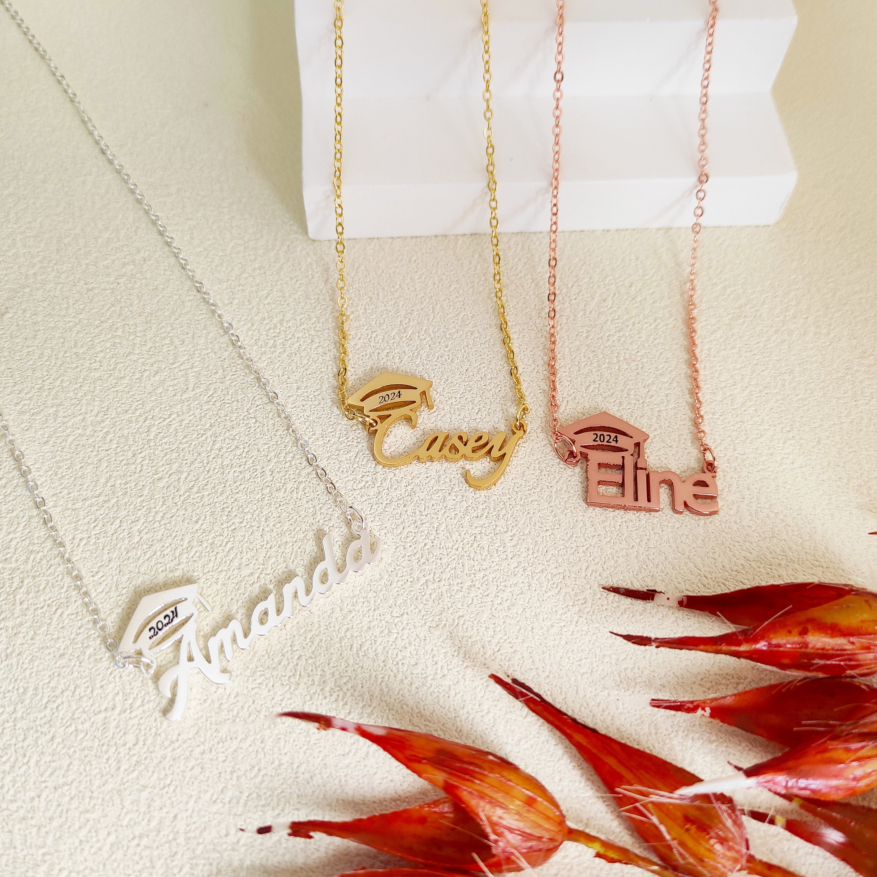 Collier de Graduation Personnalisé Collier avec Logo Personnalisé Collier Prénom Cadeau de Fin d'Études Secondaires pour Elle