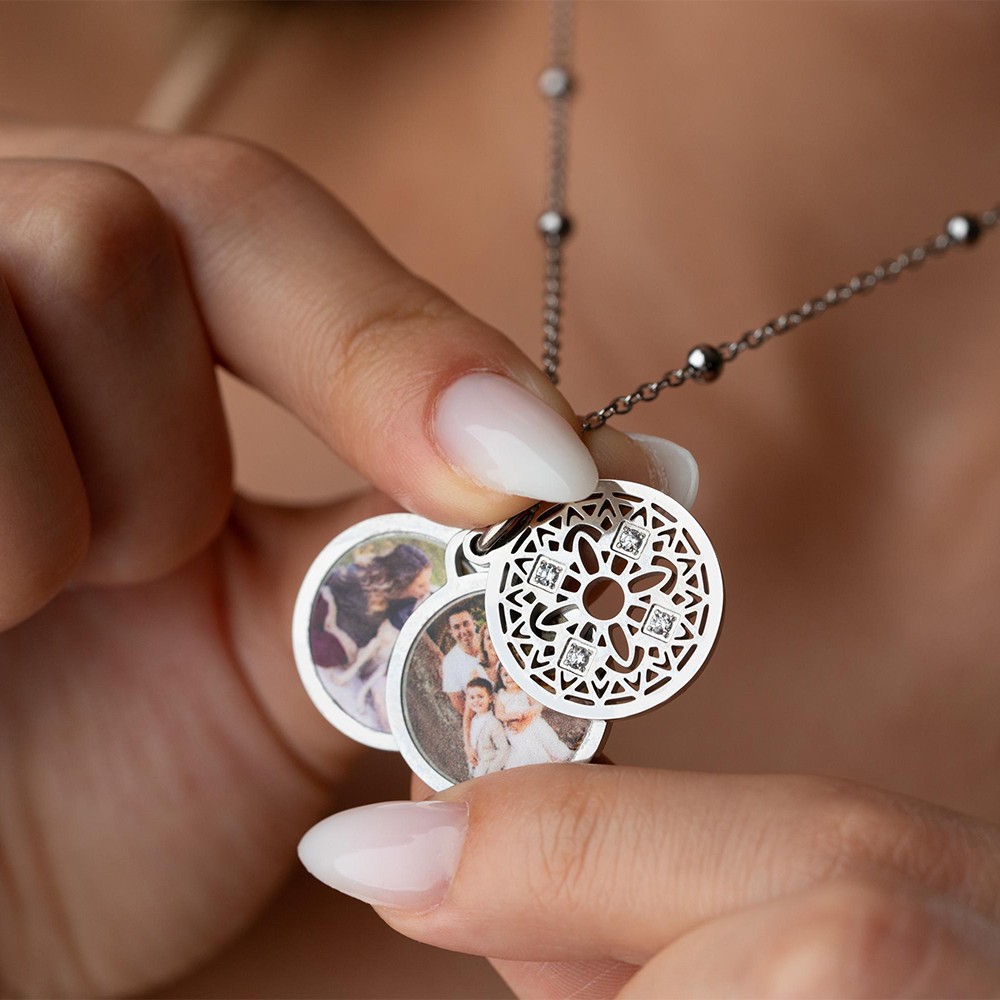 Collier Médaillon Personnalisé avec Photo Pendentif Bijou Commémoratif Gravable Cadeau pour Elle Cadeau pour la Fête des Mères