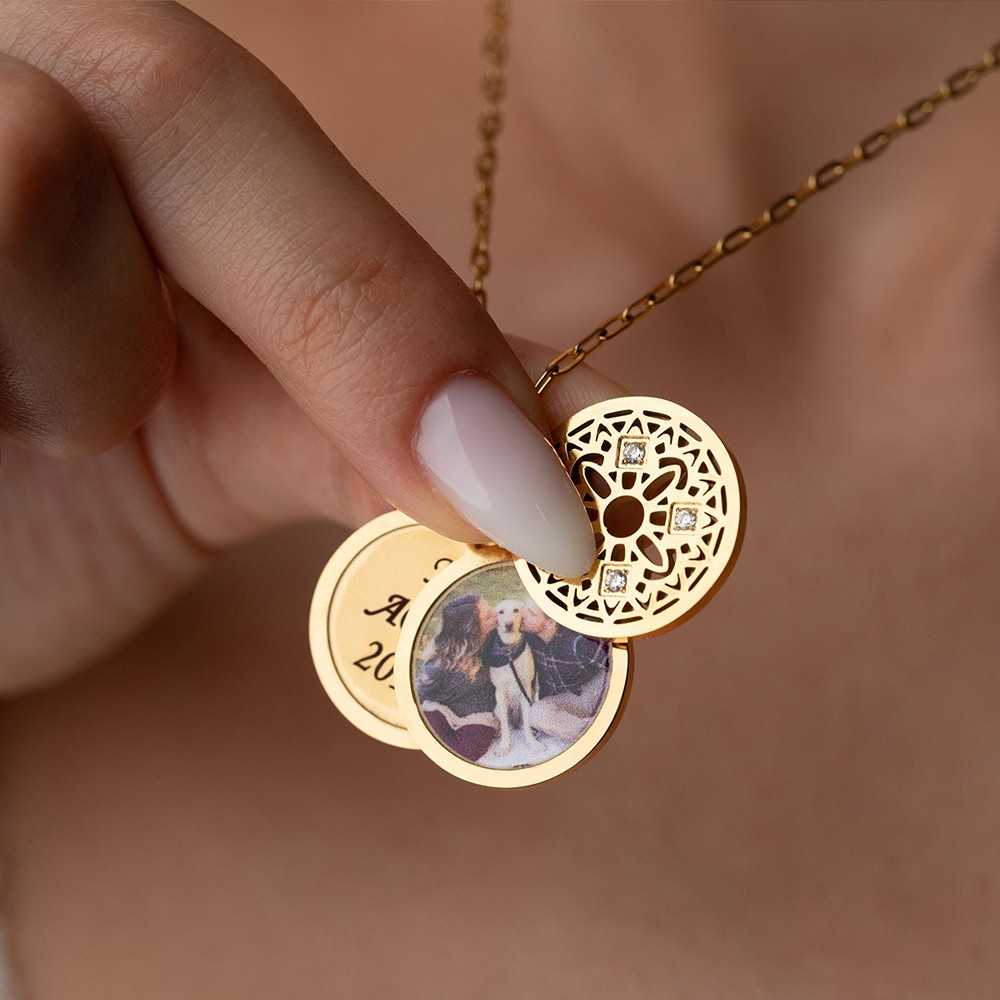 Collier Médaillon Personnalisé avec Photo Pendentif Bijou Commémoratif Gravable Cadeau pour Elle Cadeau pour la Fête des Mères