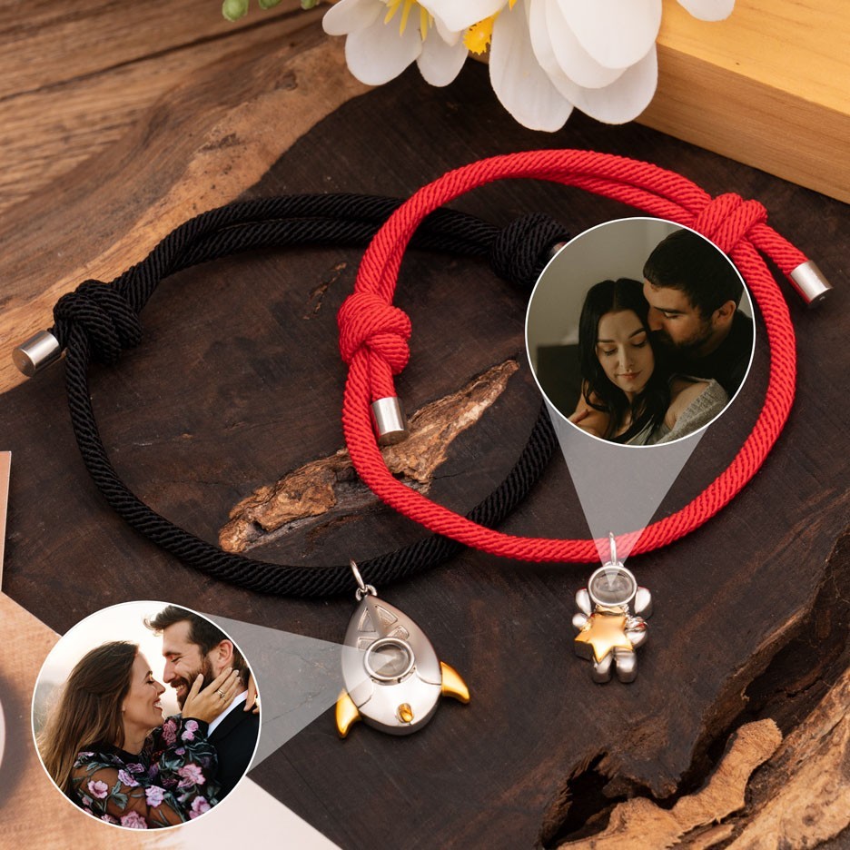 Bracelet de projection personnalisé pour couple avec pendentif fusée et astronaute, cadeau pour couple, cadeaux de Saint-Valentin