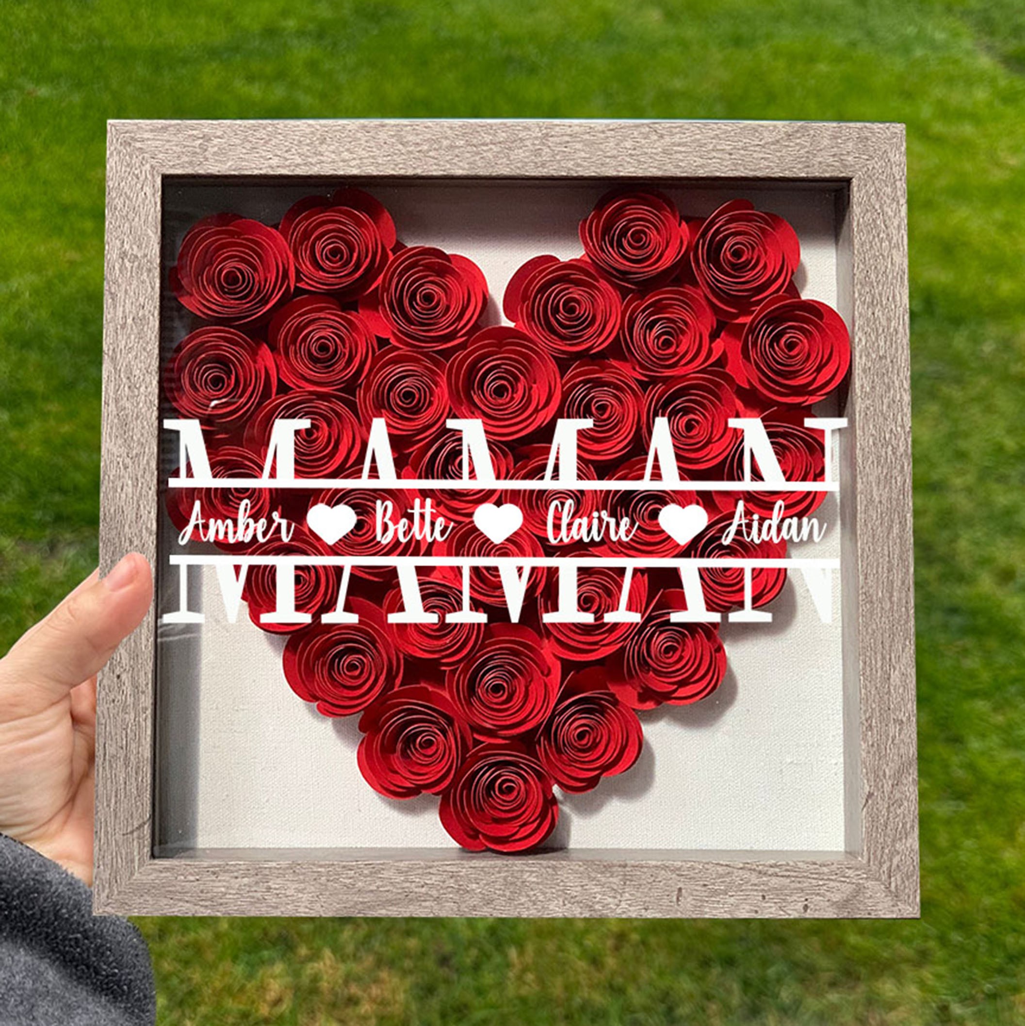 Boîte d'ombre à fleurs en papier personnalisée en forme de cœur, avec noms d'enfants, cadeau pour maman et grand-mère
