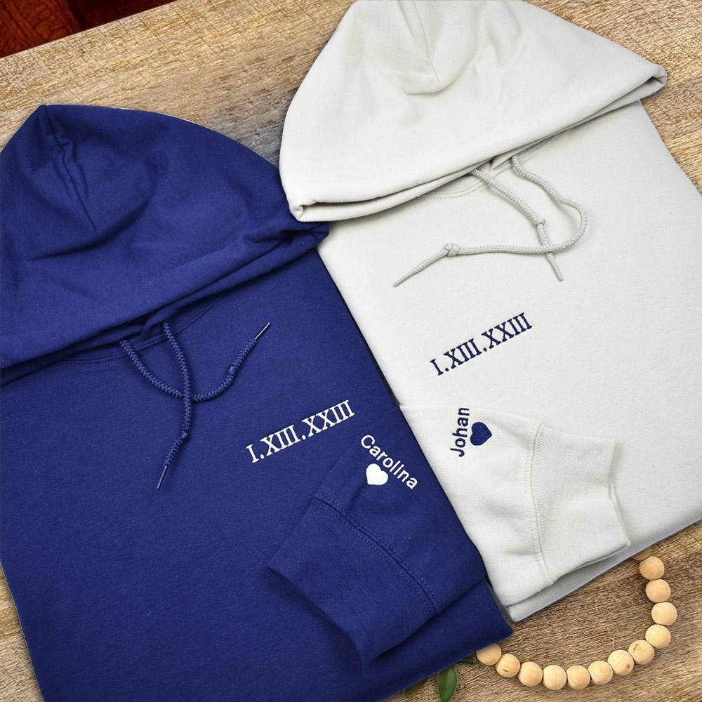 Sweat à capuche personnalisé brodé avec date en chiffres romains pour couples cadeaux d'anniversaire idées cadeaux pour la Saint-Valentin