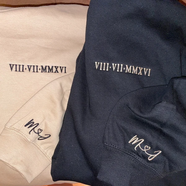 Sweat à capuche personnalisé pour couple avec chiffre romain brodé Cadeau pour 1er anniversaire Cadeaux de Saint-Valentin