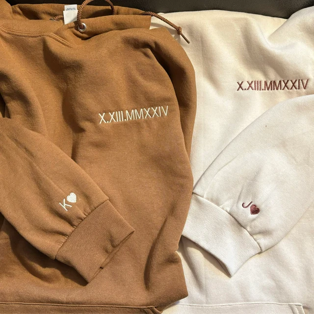 Sweat-shirt à Capuche Brodé Chiffres Romains Personnalisé Sweat-shirts Appariés pour Couple Cadeaux Uniques pour Anniversaire Saint-Valentin