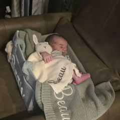 Couverture brodée personnalisée avec le prénom de bébé Cadeau de naissance unique et précieux pour les enfants Cadeau de Noël