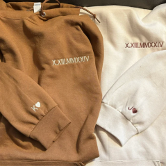 Sweat-shirt à Capuche Brodé Chiffres Romains Personnalisé Sweat-shirts Appariés pour Couple Cadeaux Uniques pour Anniversaire Saint-Valentin