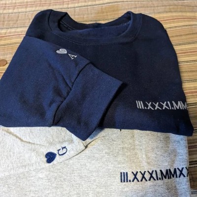 Sweat à capuche personnalisé brodé avec chiffres romains, cadeau d'anniversaire, cadeau de Saint-Valentin pour petite amie ou petit ami