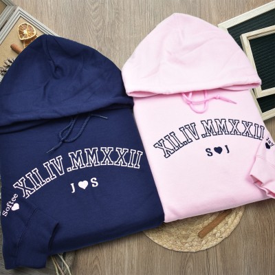Sweats à capuche assortis avec chiffres romains brodés pour couples cadeaux d'anniversaire cadeau de Saint-Valentin pour couple