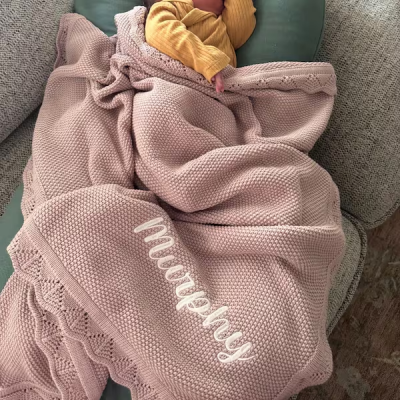 Couverture tricotée brodée personnalisée avec le prénom de bébé cadeau pour nouveau-né cadeau de Noël pour petite fille