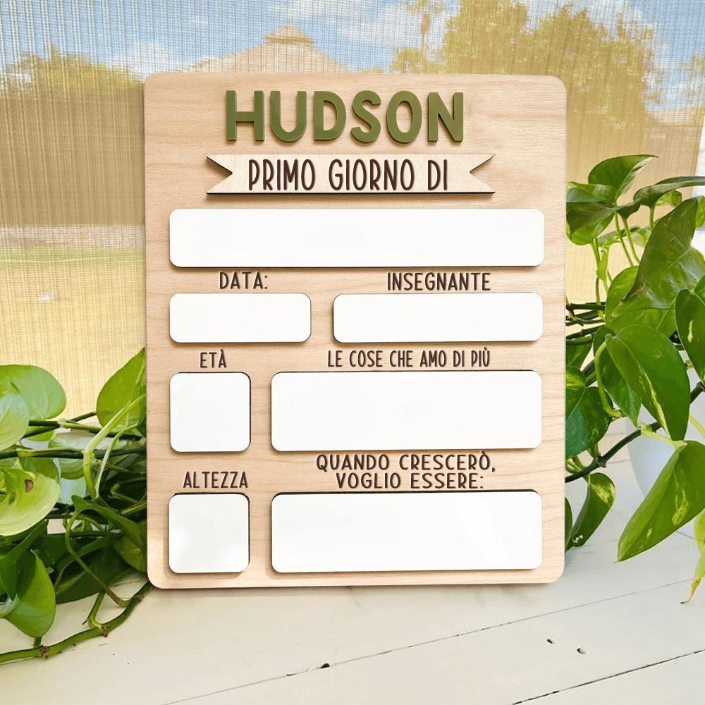 Cartello di ritorno a scuola in legno personalizzato fatto a mano e riutilizzabile con il nome del bambino, idee regalo uniche per il ritorno a scuola per bambini