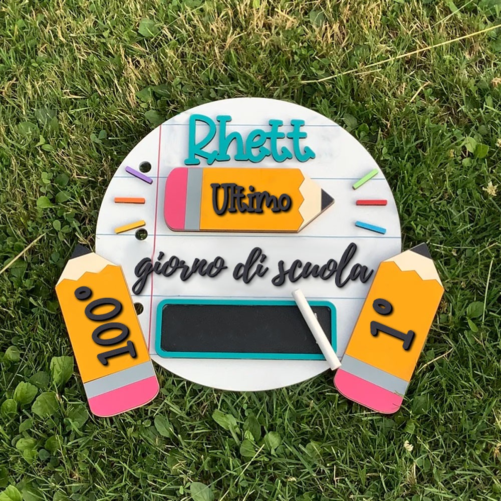 Lavagna vuota con scritta a mano personalizzata per l'ultimo giorno di scuola, con il nome del bambino, cartello per il ritorno a scuola, regalo ricordo per nuovi studenti