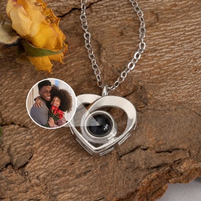 Collana personalizzata a forma di cuore con immagine all'interno. Regalo unico per la sua coppia. Regali per la fidanzata