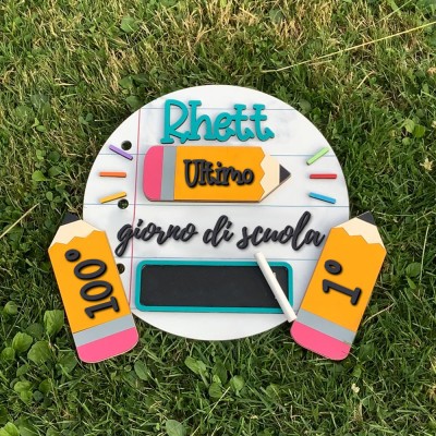 Lavagna vuota con scritta a mano personalizzata per l'ultimo giorno di scuola, con il nome del bambino, cartello per il ritorno a scuola, regalo ricordo per nuovi studenti