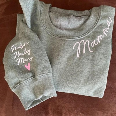 Felpa con cappuccio personalizzata "Mamma" ricamata con nomi sulla manica, idee regalo uniche per la festa della mamma