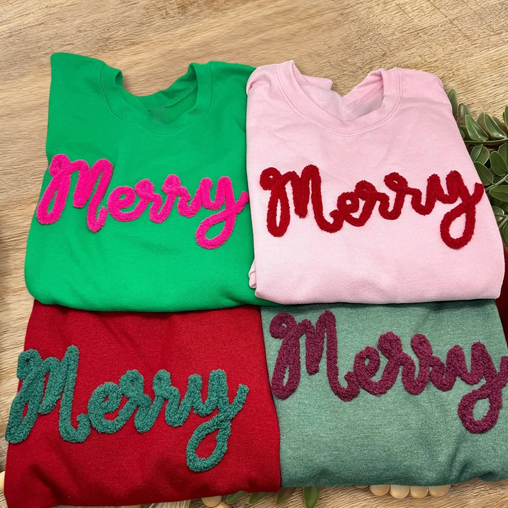 Merry Christmas Chenille Yarn Letter Embroidered Sweatshirt Holiday Sweatshirt for Women Christmas Gifts