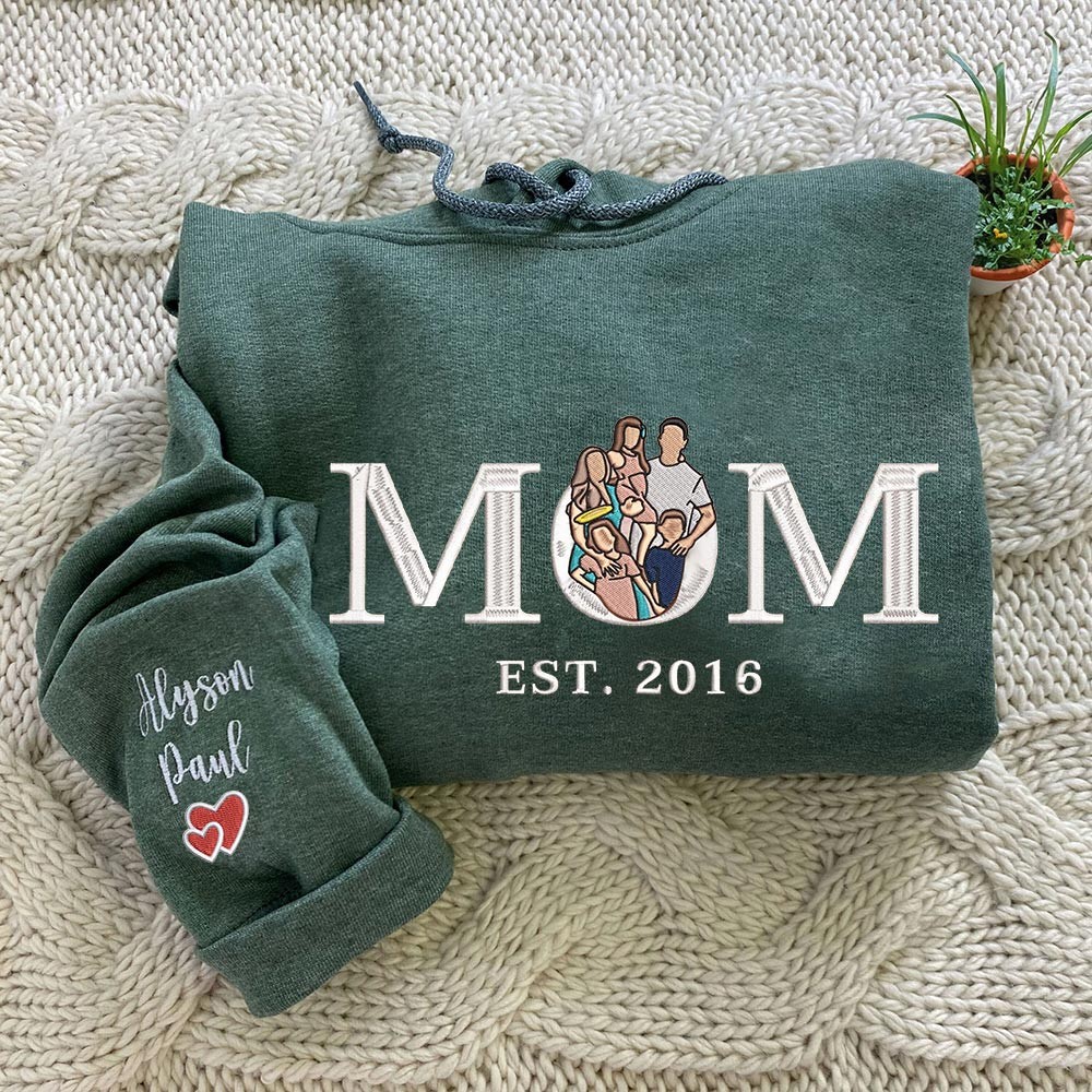 Custom Embroidered Mom Photo Portrait Hoodie with Kids Names on Sleeve for Mom Grandma New Mom Gift Mother's Day Gift Ideas
