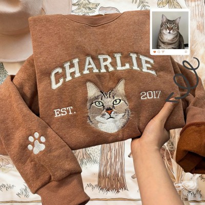 Embroidered Cat Face Sweatshirt Pet Lover Gift Custom Gifts for Cat Mom Christmas Gift