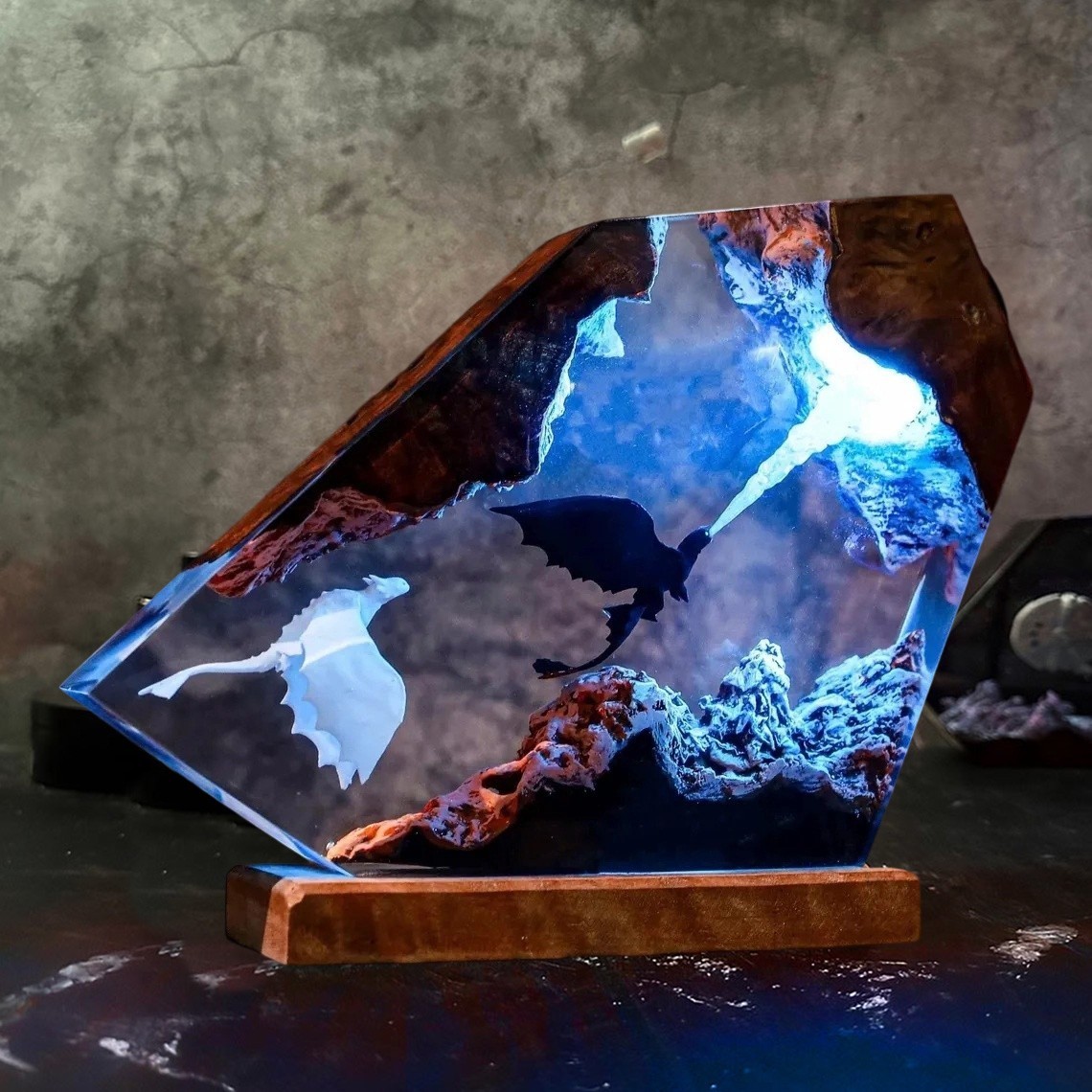 Handgemaakte Vliegende Draak Hars en Hout Lamp, Uniek Cadeau voor een Stel, Kerstcadeau-ideeën